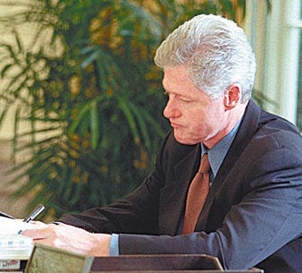 Clinton Writes Fan Letter To Joan Jett