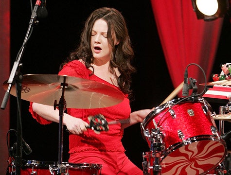 Meg White Drum Solo Maintains Steady Beat For 23 Minutes