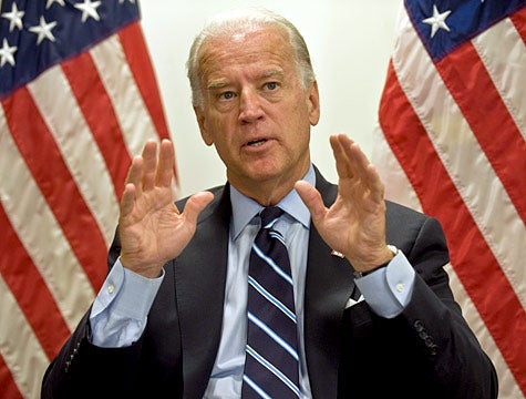 Biden Quietly Singing Pearl Jam's 'Even Flow' During Security Briefing