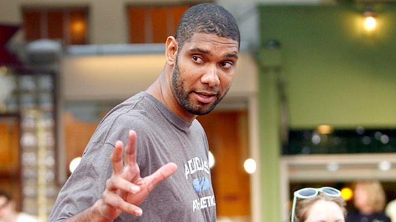 Tim Duncan Begins Summer Job At Apple Genius Bar