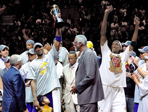 Scottie Pippen Inexplicably Celebrating With Lakers