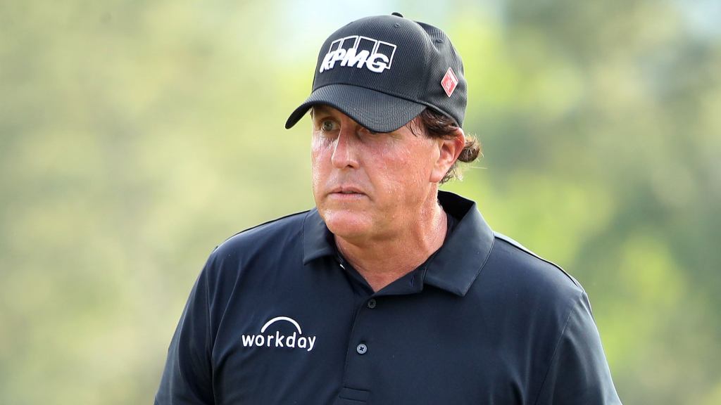 Phil Mickelson Reluctantly Uses Golf Club Kids Made For Father's Day Present