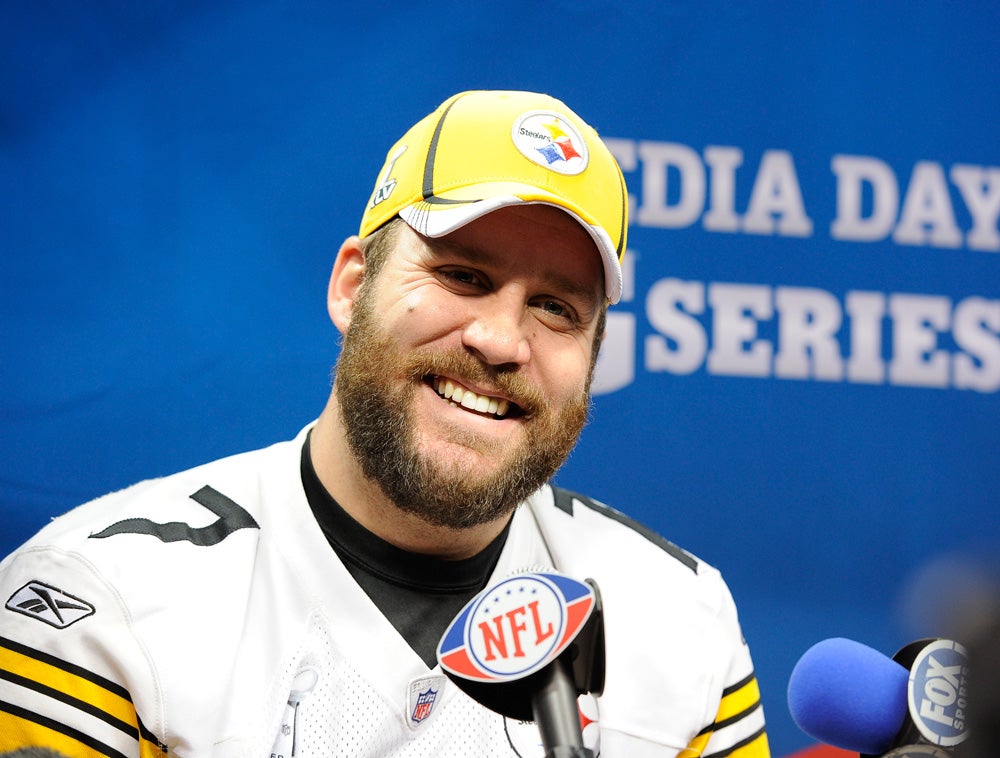 Microphone Really Creeped Out By Being So Close To Ben Roethlisberger's Face