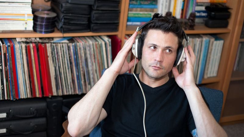 Wedding DJ Finally Gets The Chance To Listen To Some Black Eyed Peas On His Own Time