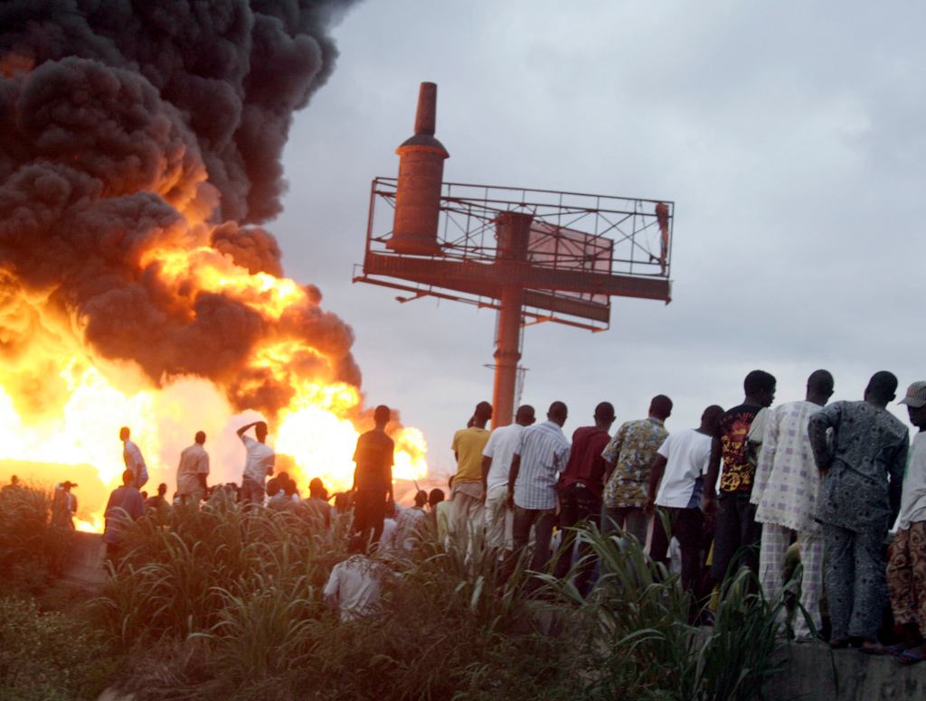 95 Killed In Rush For Free Flames In Nigerian Tanker Fire