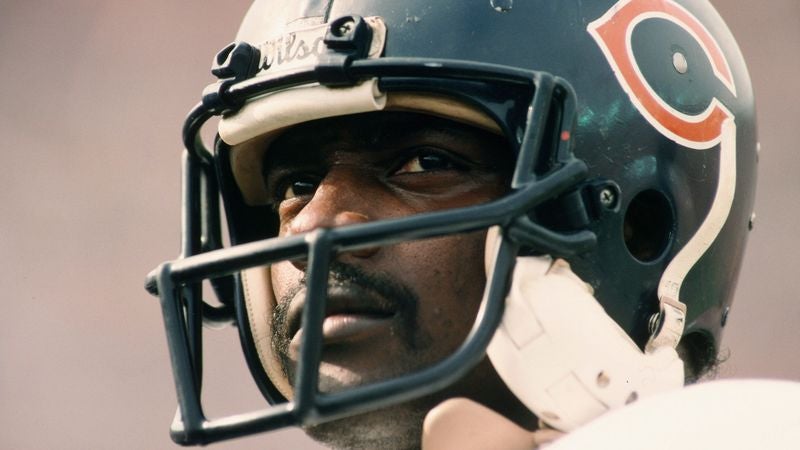 Talking Head In Walter Payton Documentary Clearly Doesn't Know Payton Is Dead