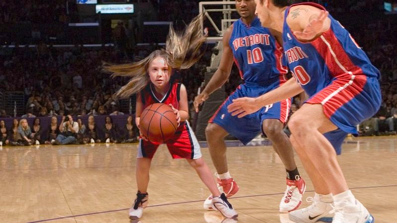 Pistons Lose To Elementary School Girls Team After Big Night From 4'9" Center