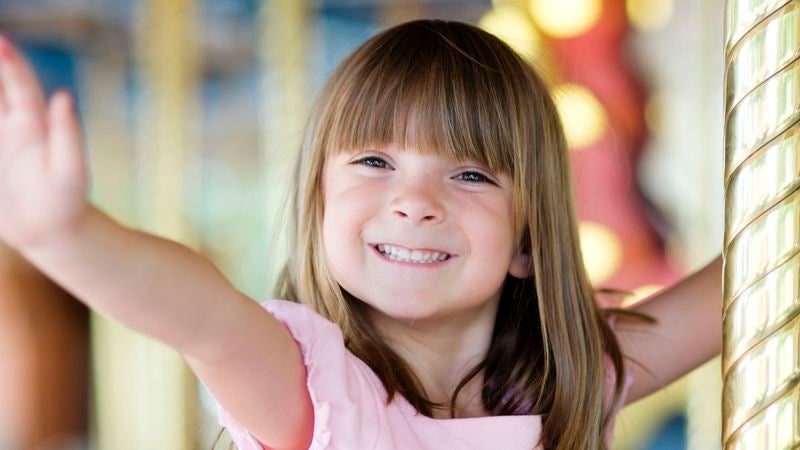 5-Year-Old Feels Like She Just Wasted Whole Carousel Ride Waving To Dad