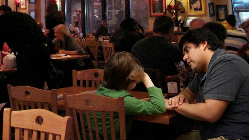 Applebee's To Offer Divorced-Father-And-Child Specials Every Other Weekend