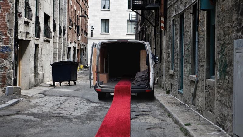 Unsuspecting Movie Stars Follow Fake Red Carpet Into Back Of Kidnappers’ Van