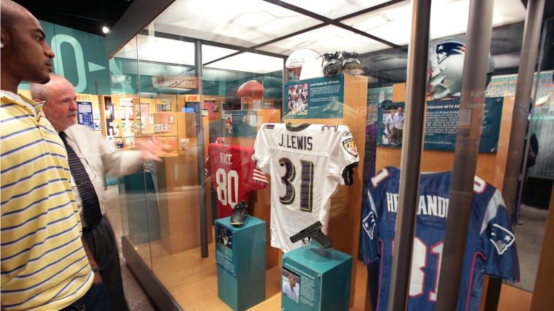 Pro Football Hall Of Fame Removes Aaron Hernandez’s Gun