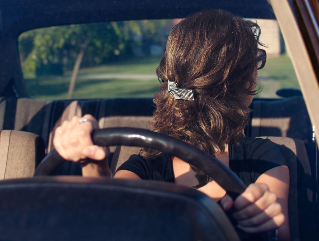 Mom’s Head Rotates Demonically After Passing Sign For Antique Wicker Furniture