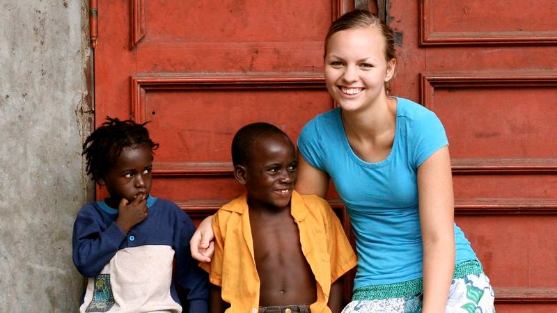 6-Day Visit To Rural African Village Completely Changes Woman’s Facebook Profile Picture