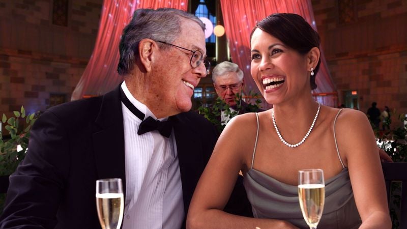 Mischievous Koch Brothers Trick Beautiful Woman Into Thinking There’s Only One Of Them