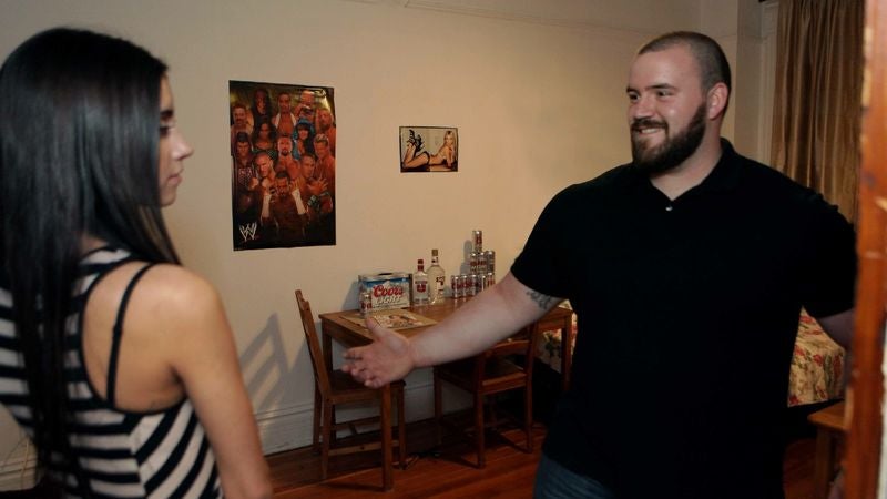 Date Invites Woman Upstairs To Check Out Red Flags