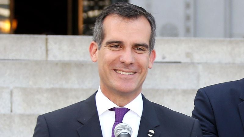 L.A. Mayor Pledges To Eat Sackful Of New York Garbage If Kings Lose Stanley Cup