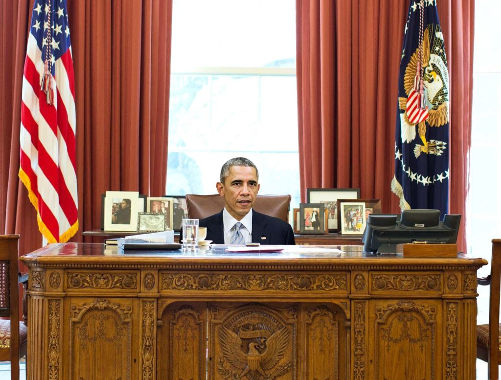 Obama Still Hasn’t Figured Out How To Adjust Height Of Oval Office Desk Chair