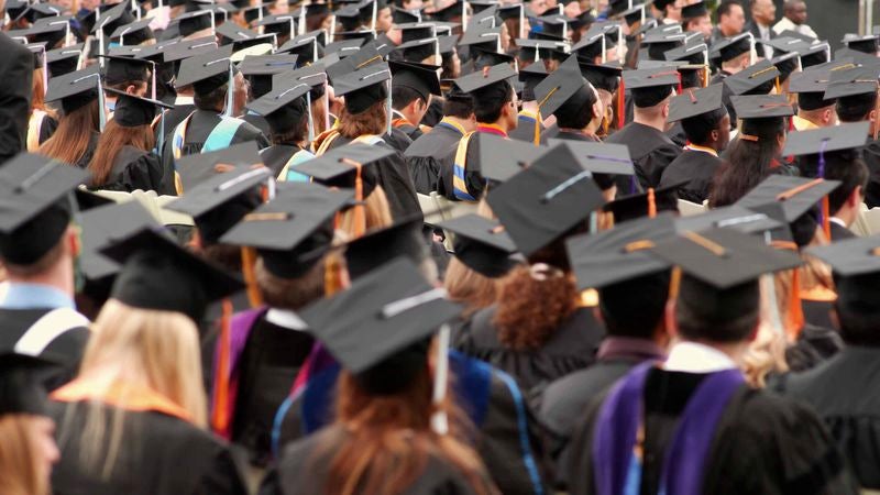 Economists Warn New Graduates May Have To Tough It Out For 5 To 6 Weeks Before Landing Dream Job