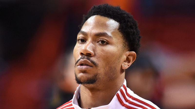 Bulls Players Annoyed By Derrick Rose Always Leaving Torn Ligaments All Over Locker Room