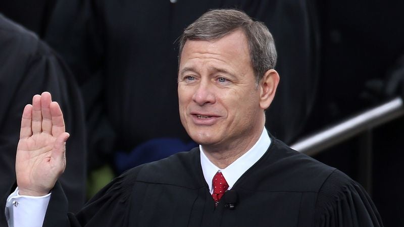 Justice Roberts Stops In Middle Of Oath Of Office To Remind Audience This Just His Job