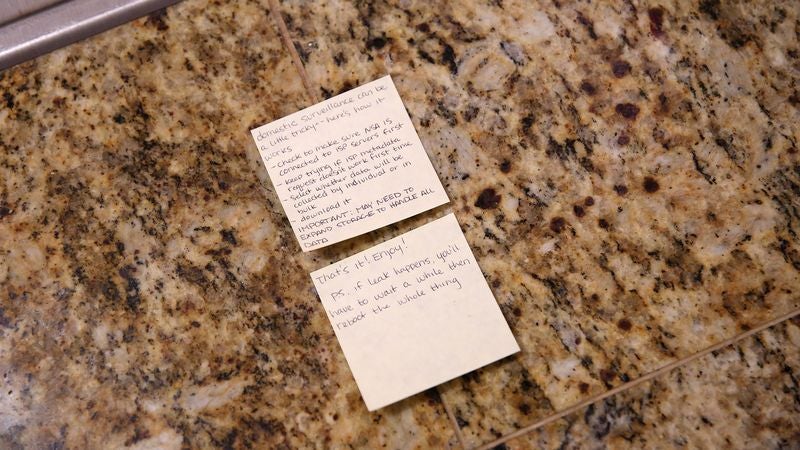 Obama Leaves Post-It On Counter With Quick Note Explaining How To Use Extralegal Surveillance Apparatus