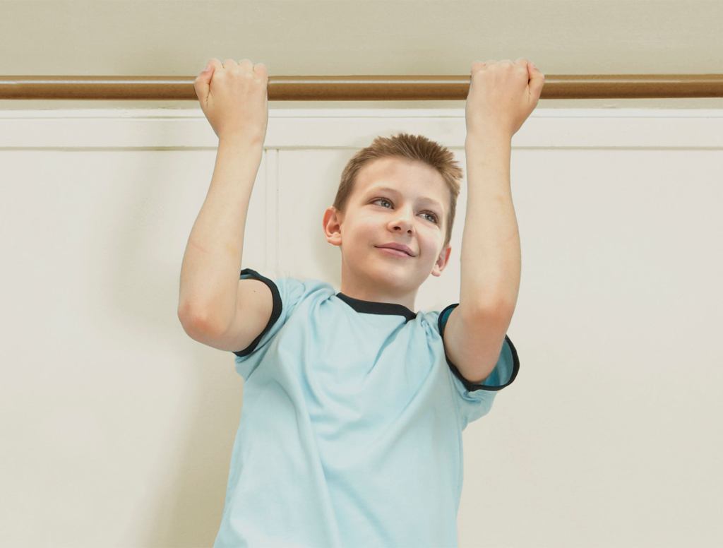 Second-Grader In Gym Class Fucking Amazing At Pull-Ups