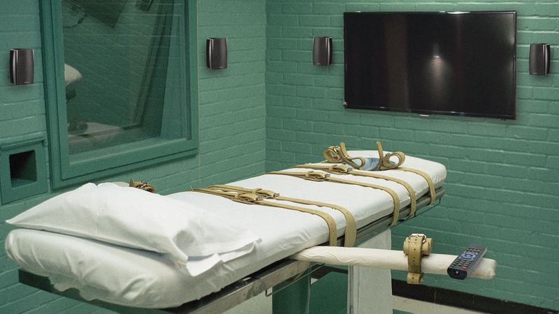 Oklahoma State Penitentiary Unveils New In-Chamber Entertainment System To Keep Inmates Occupied During Lethal Injections