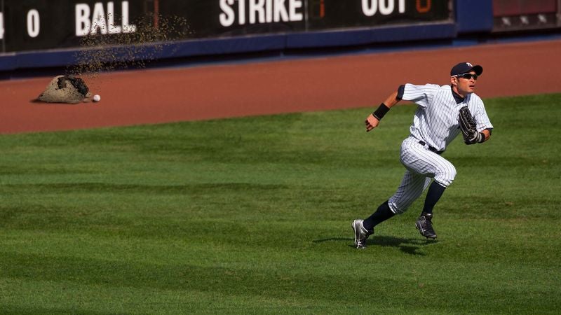 Yankees Running For Dear Life After Foul Ball Smashes Into Hornet’s Nest