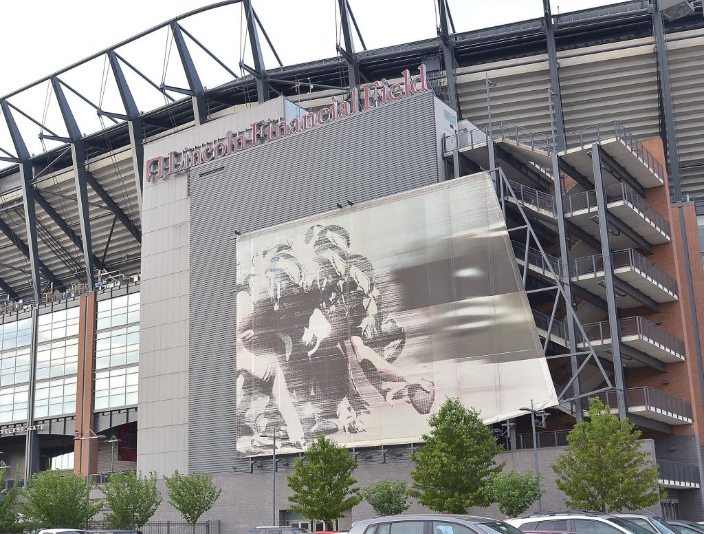 87% Of Eagles Home Crowd Listening To NFC Championship On Car Radio After Getting Thrown Out Of Stadium