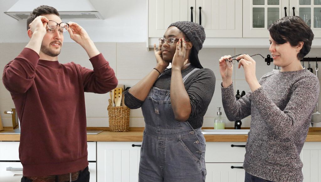 Friends Trying On Each Other’s Glasses Revel In Glorious Mayhem Of Having Slightly Different Prescriptions