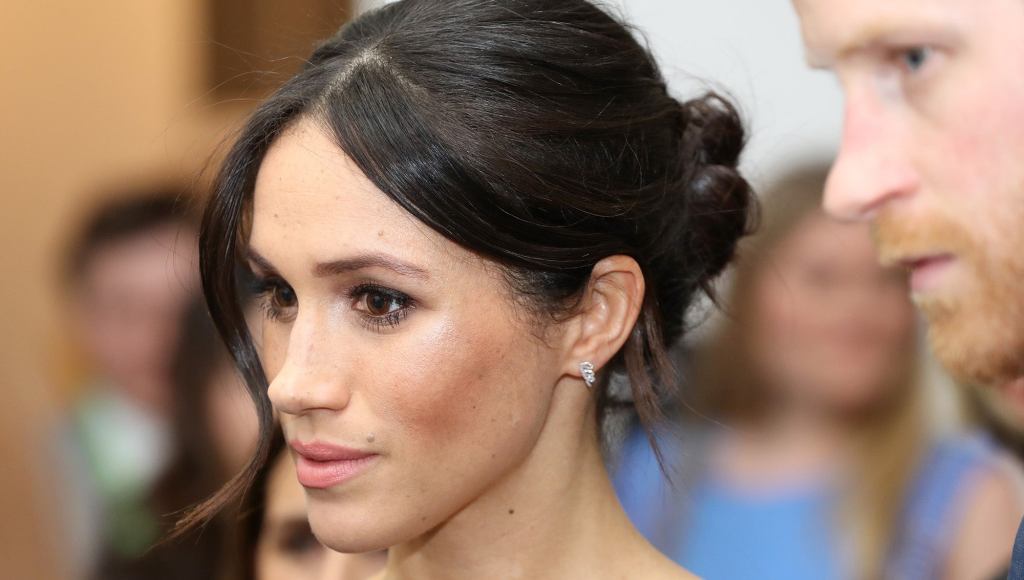 Furious Meghan Markle Can’t Believe Harry Hasn’t Told Family She’s Black Yet