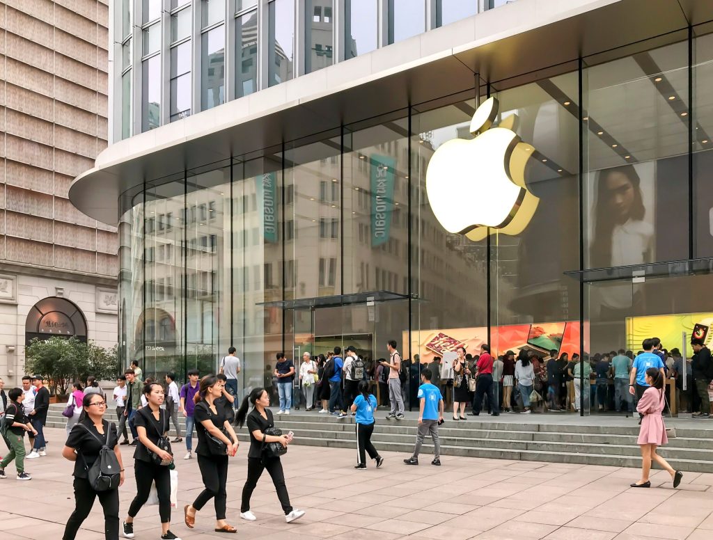 Apple Becomes First American Company That Should Have Paid Trillion Dollars In Taxes