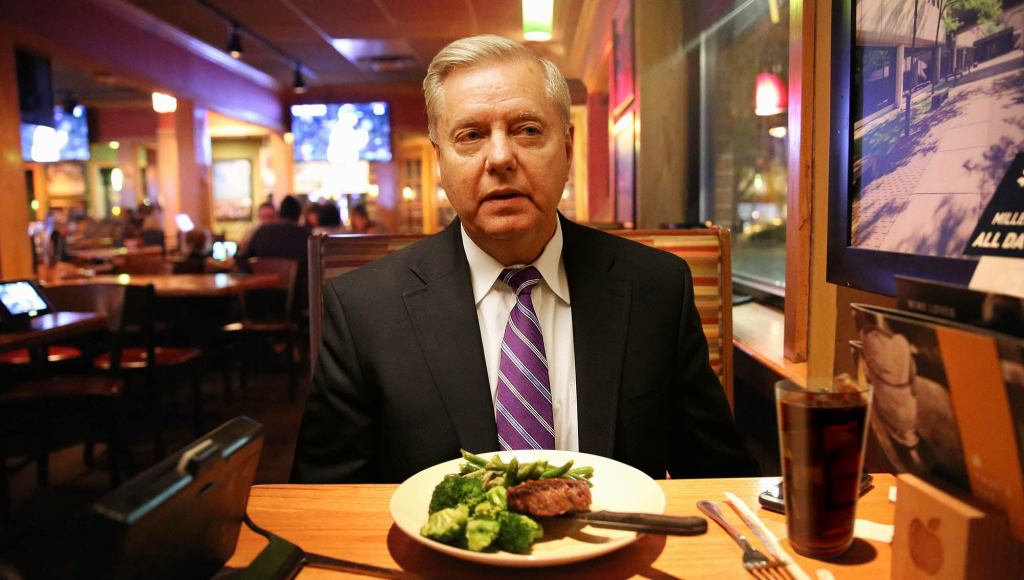 Lindsey Graham Dining Alone At Applebee’s Kind Of Wishes Protesters Would Come Heckle Him