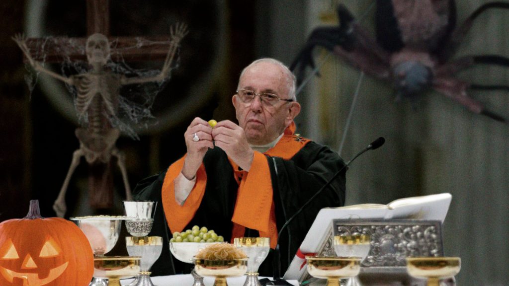 ‘Take This Grape For It Is The Witch’s Eye, Take This Spaghetti For It Is The Witch’s Brain,’ Says Pope Francis During Halloween-Themed Communion