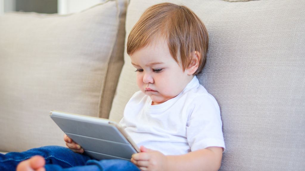 Parenting Experts Warn Screen Time Greatly Increases Risk Of Child Becoming An Influencer