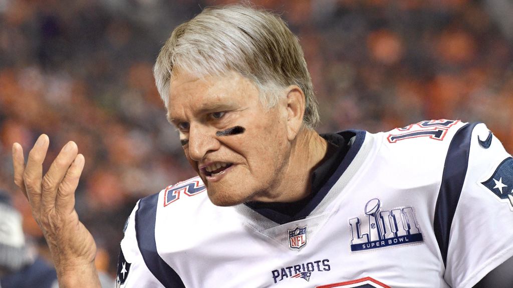 ‘No God, Please Not Now,’ Yells Rapidly Aging Tom Brady As Old Crone’s Spell Begins To Wear Off During Super Bowl