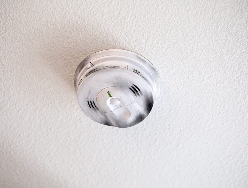 Experts Recommend Changing Batteries In Smoke Detector Every 6 Fires