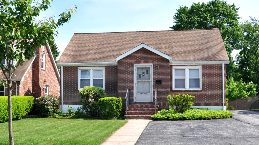 Nation’s 30-Year-Olds Pool Money To Buy 2-Bedroom Bungalow Together