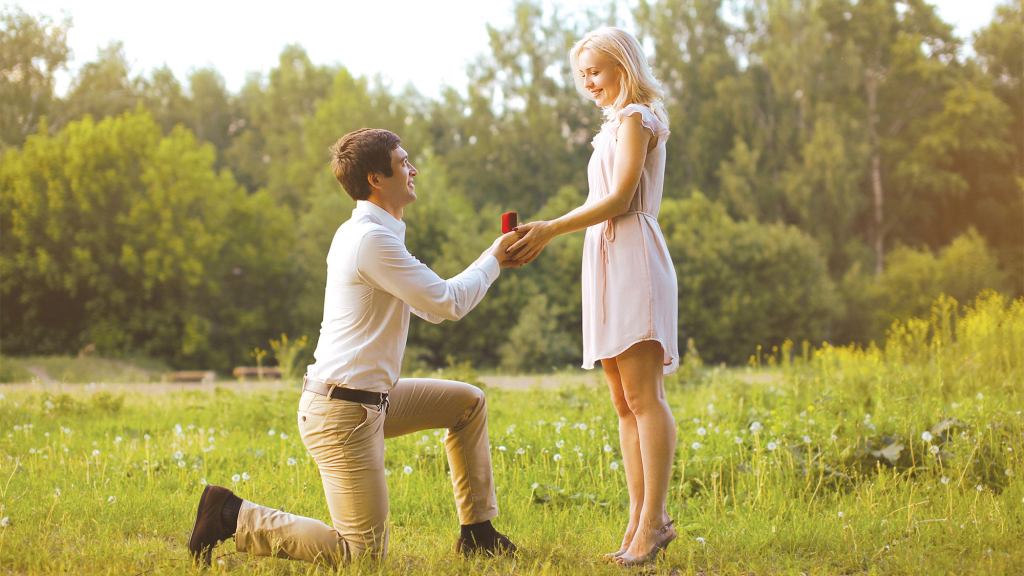 Man Feels Pressure To Propose After Dating Girlfriend For 3 Years, Buying Ring, Getting Down On One Knee