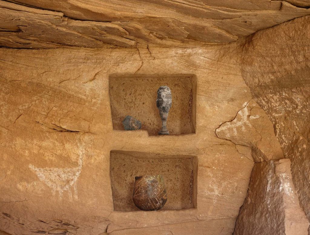 Archaeologists Discover Cave With Earliest Known Built-In Shelves