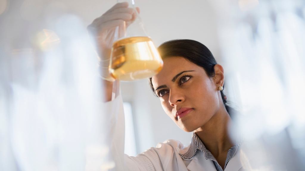 New Report Finds Americans Willing To Trust Scientific Knowledge Of Anyone Holding Glass Beaker Up To Light