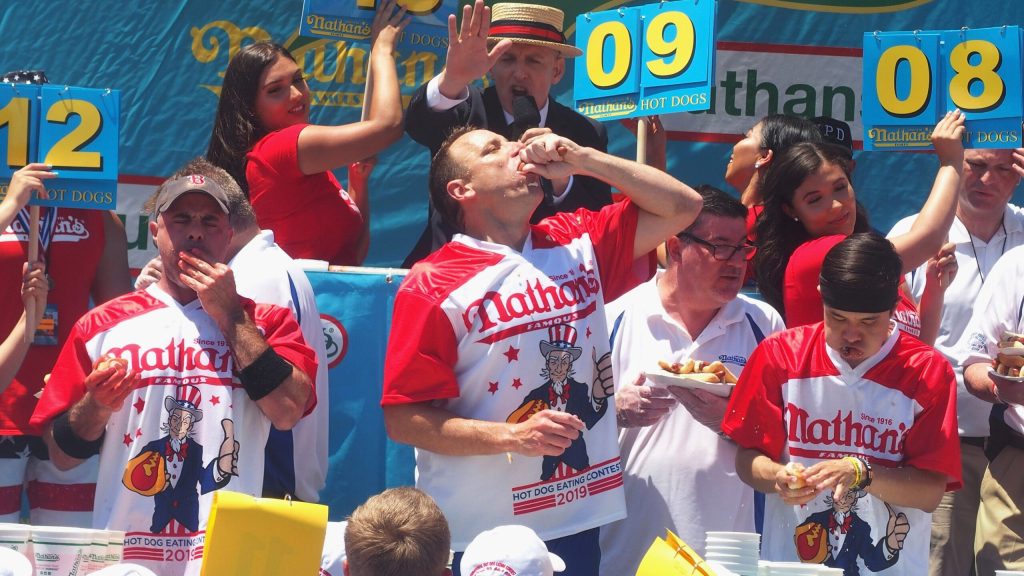 Man Hates How Hot Dog-Eating Contests Reduce Art Of Eating Hot Dogs To A Competition