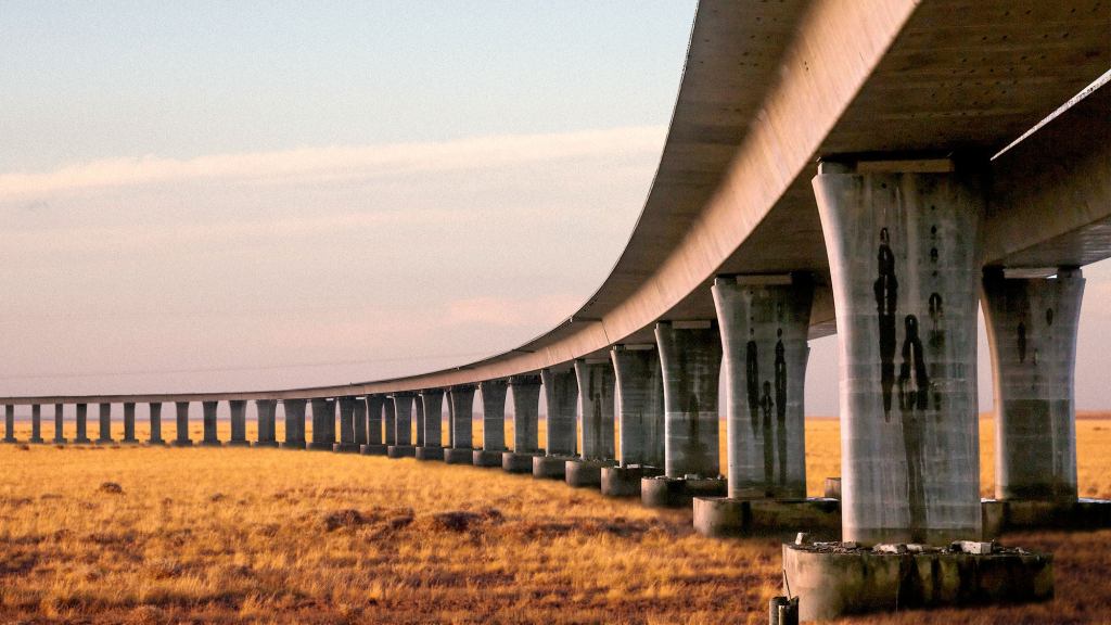 Congress Passes Bill To Build New 35-Mile Overpass Capable Of Housing Millions Of Evicted Americans