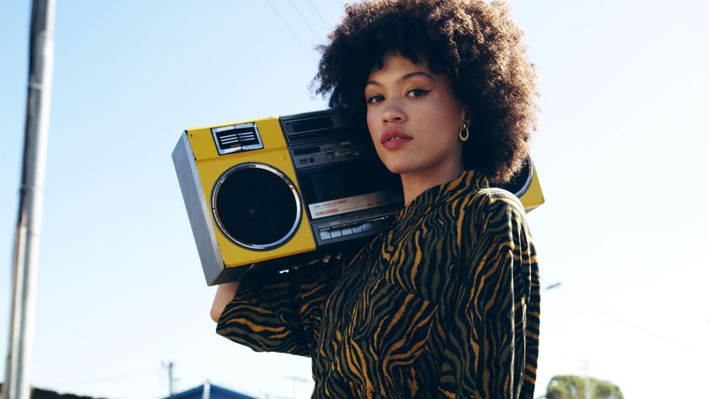 Report: Carrying Around Boombox On Shoulder Still Coolest Thing Most Americans Can Imagine