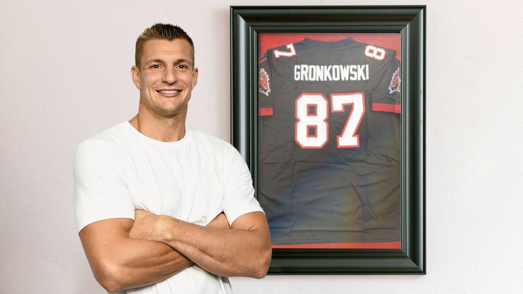 Rob Gronkowski Thrilled After Purchasing Rare, Game-Worn Rob Gronkowski Jersey