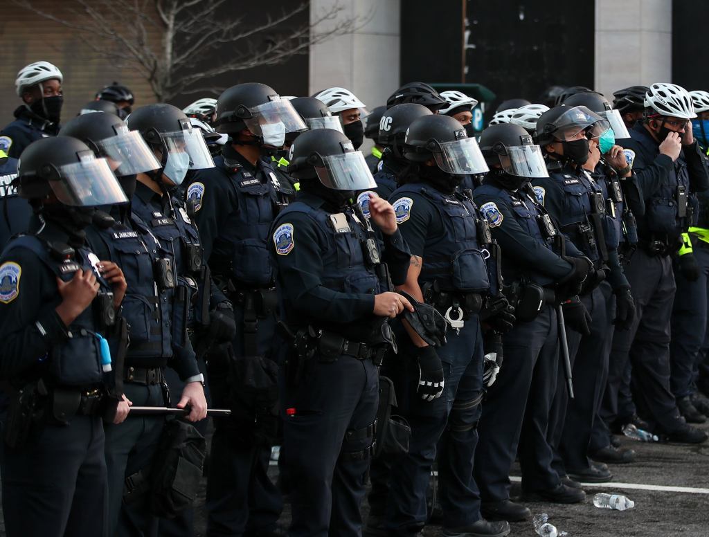 D.C. Police Lose Control Of Rioting Trump Supporters After Hundreds Of Officers Called Away To Deal With Black Jaywalker