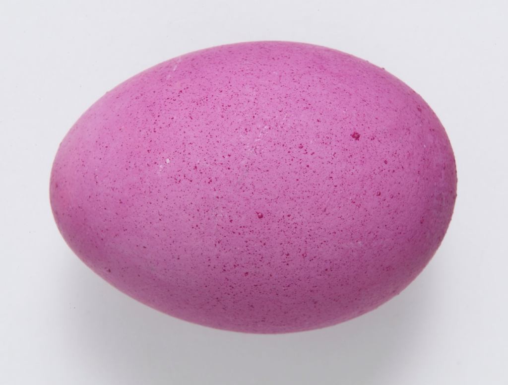 Egg With Shell Dyed Bright Purple Must Have Gone Through Breakup Recently