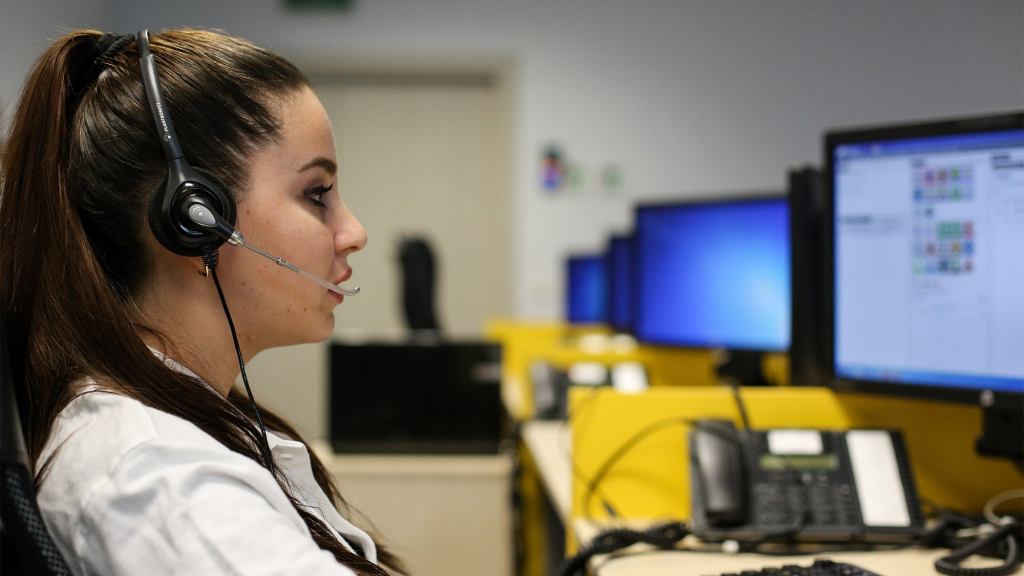 911 Operator Likes To Let It Ring For Couple Seconds So Caller Doesn’t Get Impression They're Standing By Phone All Day