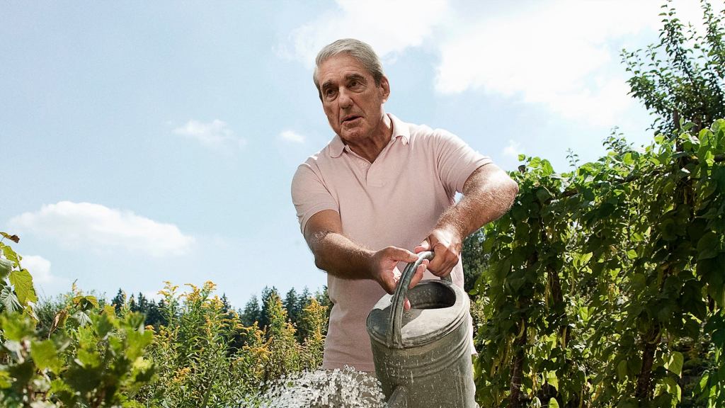 Mueller Suddenly Pieces Together Solution To Russia Collusion Case While Watering Plants