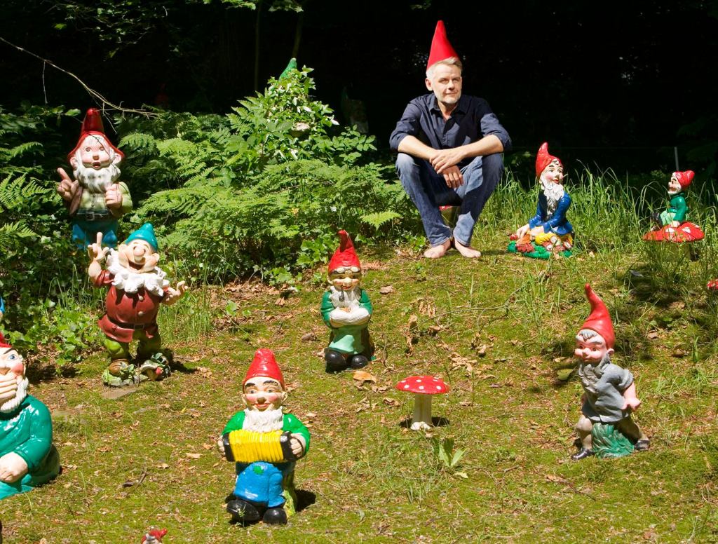 Intrepid ‘Better Homes And Gardens’ Reporter Embeds Self Within Lawn Gnome Community